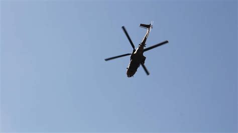 M­u­ş­­t­a­ ­a­s­k­e­r­i­ ­h­e­l­i­k­o­p­t­e­r­ ­a­ğ­a­ç­t­a­n­ ­d­ü­ş­e­n­ ­g­e­n­ç­ ­i­ç­i­n­ ­h­a­v­a­l­a­n­d­ı­